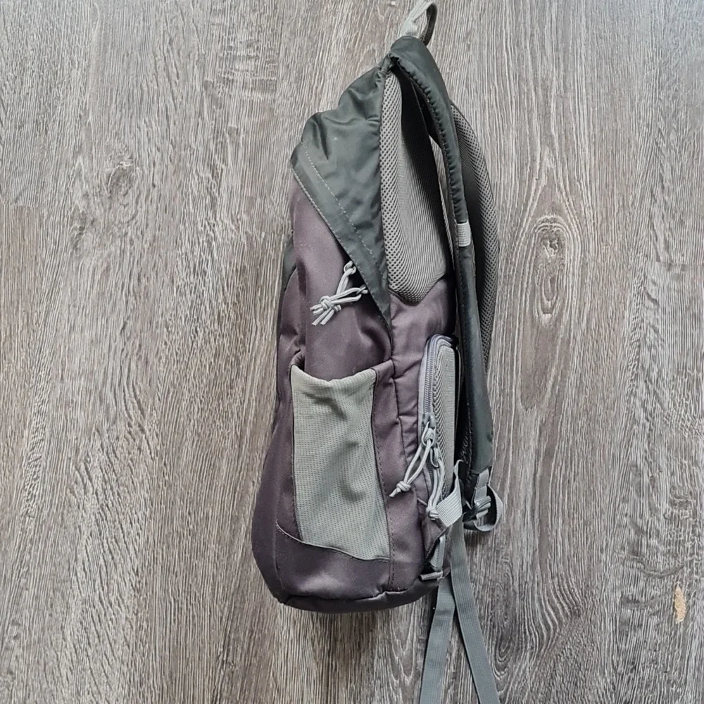 Lowepro Photo Hatchback 16L AW Backpack (Slate Gray)